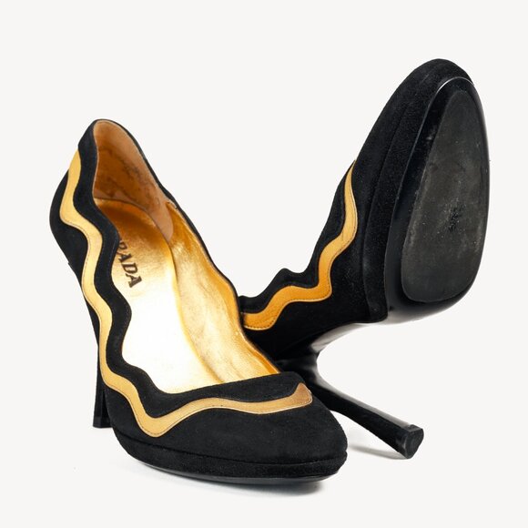 Prada SS/08 Black & Gold Suede Wavy-Stripe Scalloped Heels - Picture 4 of 9